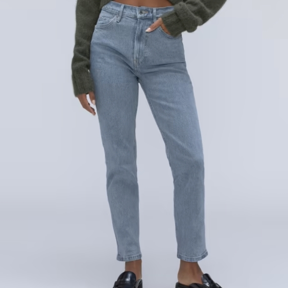 Everlane Original Cheeky Jean in Stone-washed Sky - Picture 1 of 16